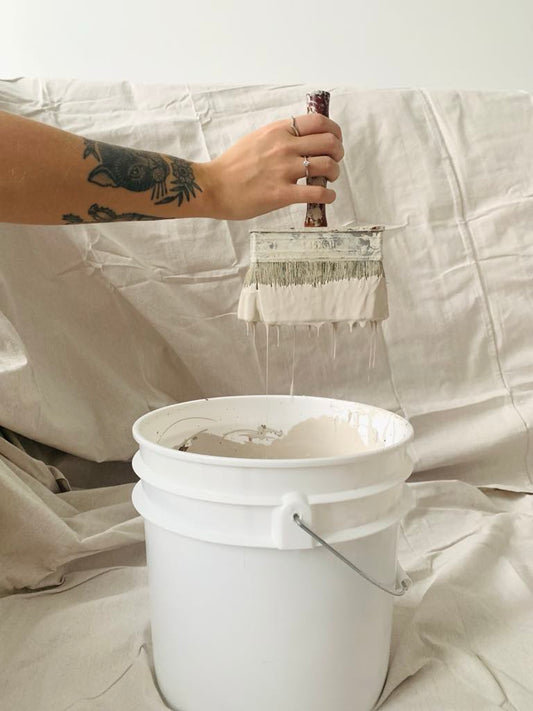Comment appliquer de la peinture à badigeons de chaux (limewash) - Notre avis d'expert