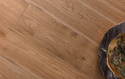 Hickory wood flooring - medium brown tones, traceable, eco-responsible, certified - Aragon