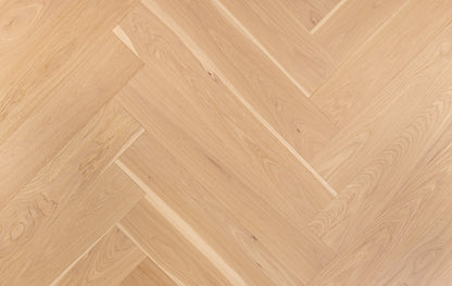 Hickory wood flooring - 8'' wide plank - light brown with sapwood highlights, traceable, eco-responsible, certified - Kavala