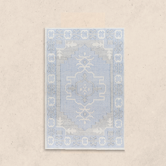 tapis-bleu-motif-interieur-decoratif