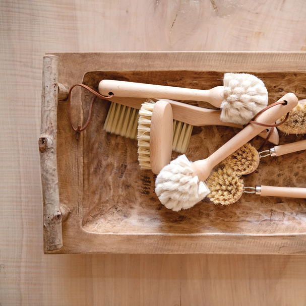 Brosse à vaisselle en bois de hêtre et tampico de 9 po de longueur, naturel
